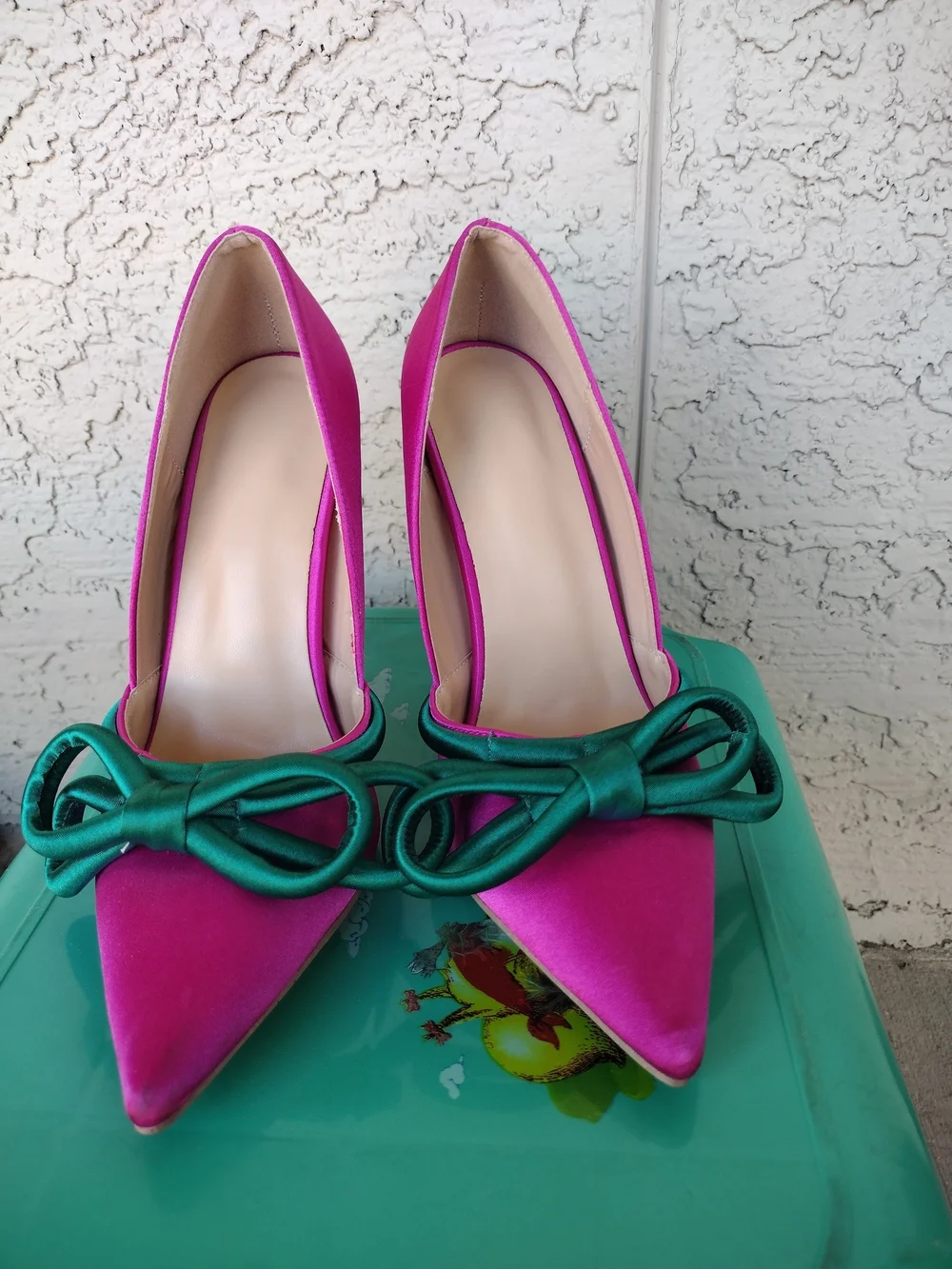 Women's Satin Pointed Toe Stiletto Pumps with Green Bow - Fuchsia